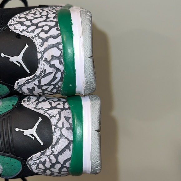 Jordan 3 Retro “Pine Green” - Picture 4 of 6